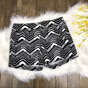 ☀️3/$25☀️ J. Crew Chevron Side Zip Dress Shorts Size 6